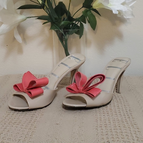 ELLE Coral Tan Patent Leather Slip On Heel Size 7.5 - Picture 2 of 5